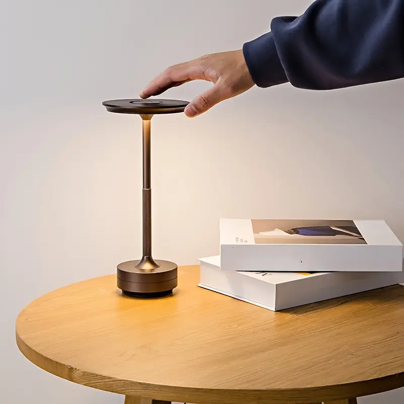 Apex Desk Lamp