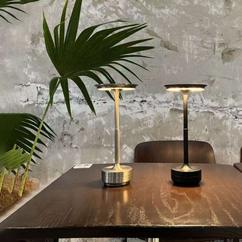 Apex Desk Lamp