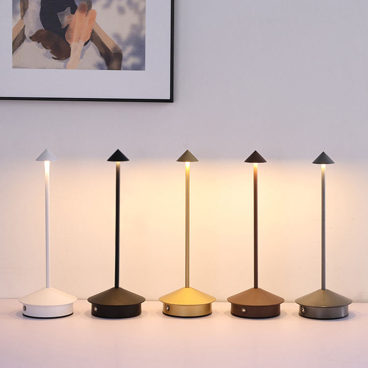 Gloom Desk Lamp